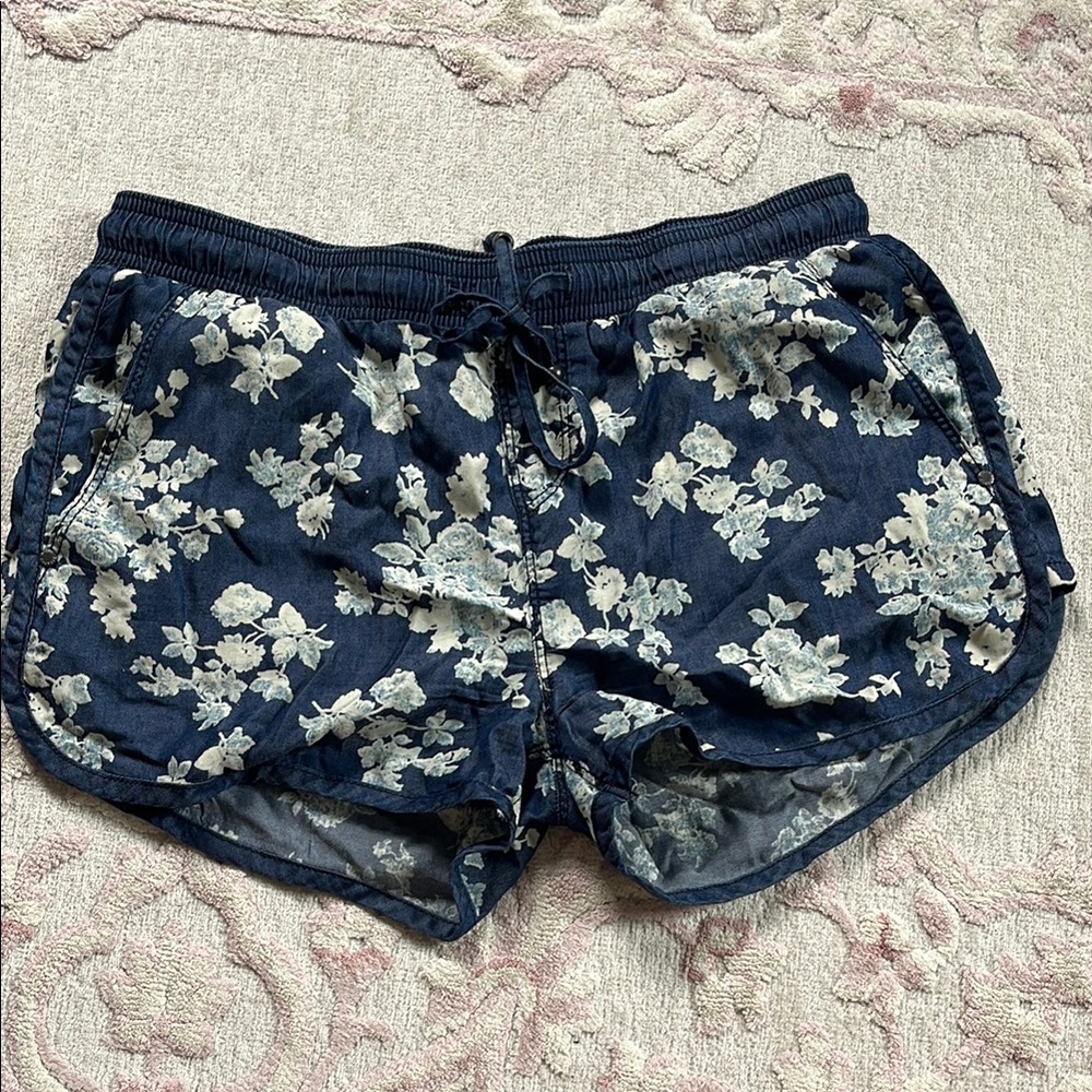 Design Lab Lord & Taylor Navy Floral Shorts